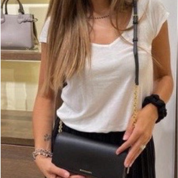 Burberry check details wallet on chain with detachable and adjustable strap - Picture 9 of 10